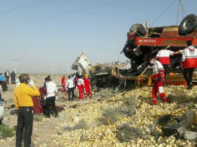 12 کشته در تصادف اتوبوس و تریلی در حوالی بیرجند