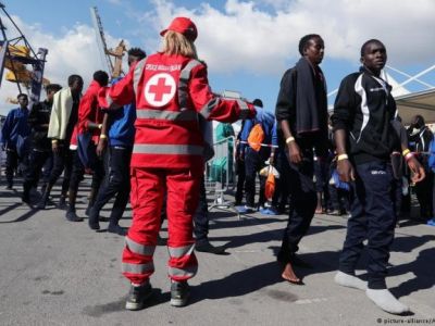 ایتالیا بلاخره به داد پناهندگان رسید