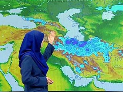 وضعیت آب و هوا/ تهران نیمه ابری است