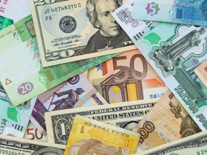 نرخ یورو در بازار ارز کاهش یافت