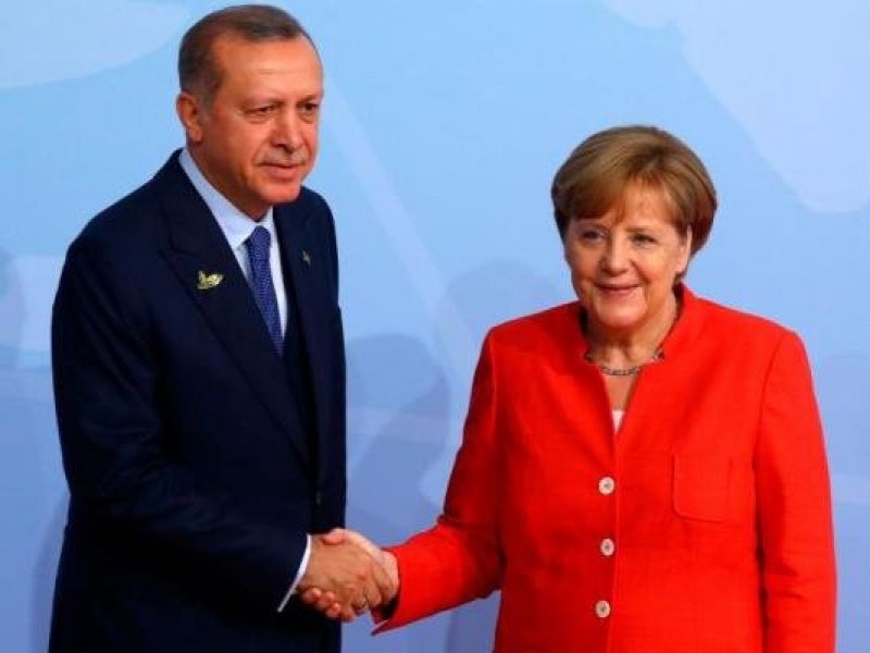 اردوغان و مرکل درباره چه موضوعی صحبت کردند؟