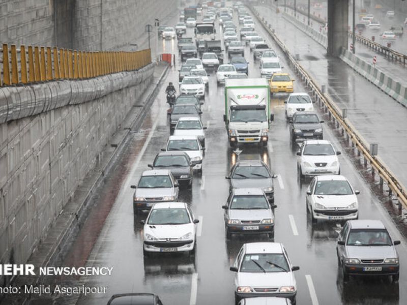 ترافیک سنگین در اغلب محورهای منتهی به پایتخت